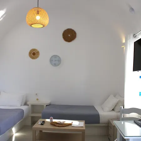 Daire Solasta #1 With Jacuzzi In Santorini