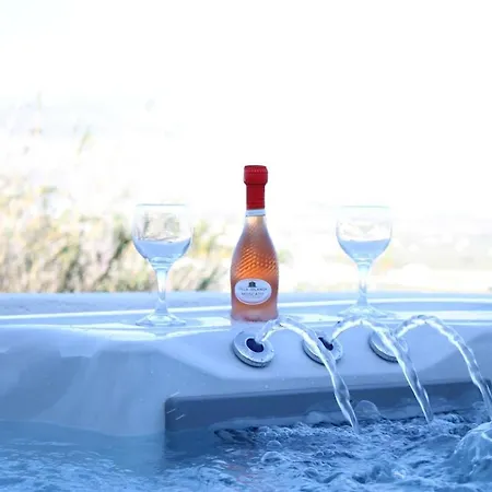 Solasta #1 With Jacuzzi In Santorini Апартаменты